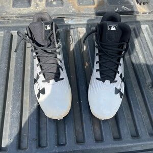 Under Armour Men’s Black and White Athletic Cleats with Logo